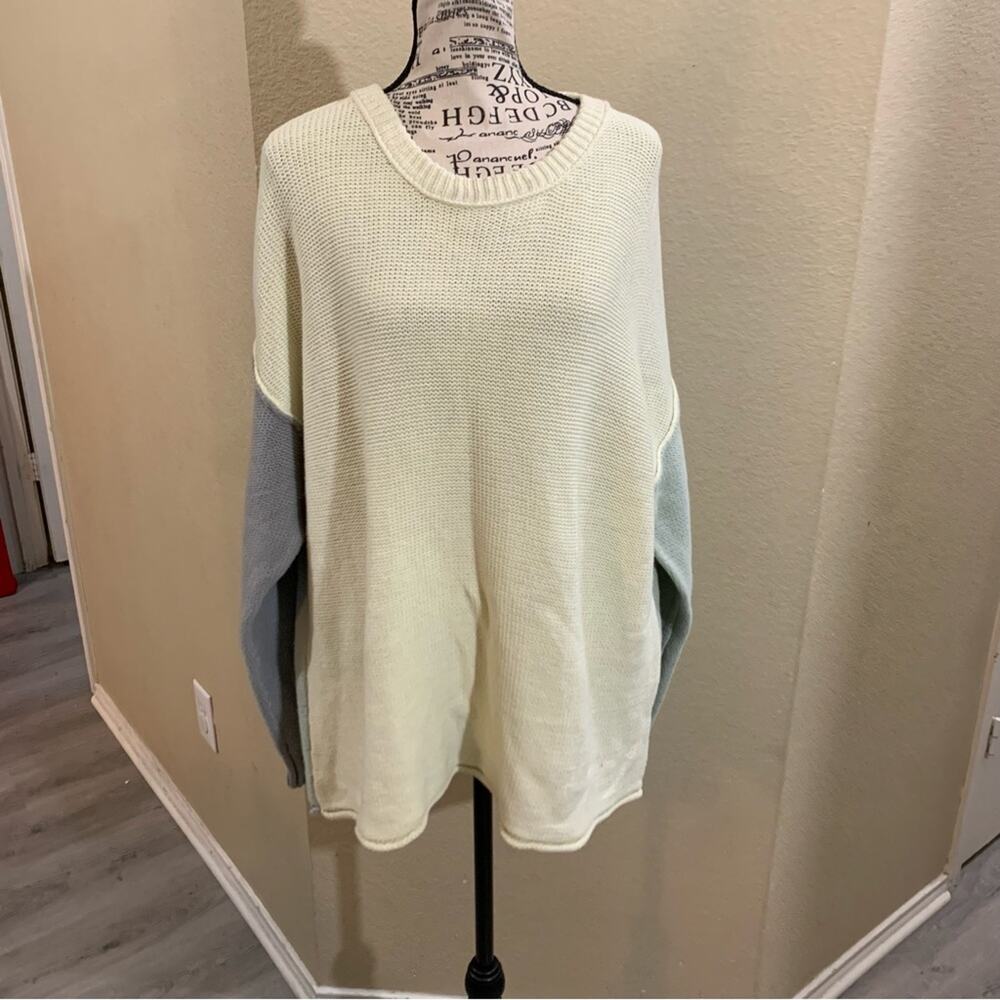 Like love tri color sweater‎ size XL